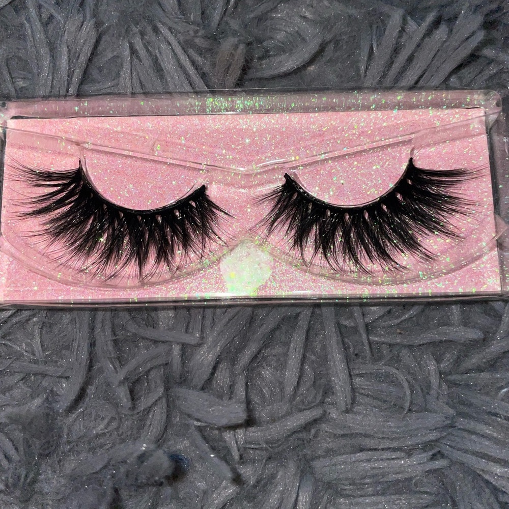 ‘Kenya’ 18mm faux mink eyelashes